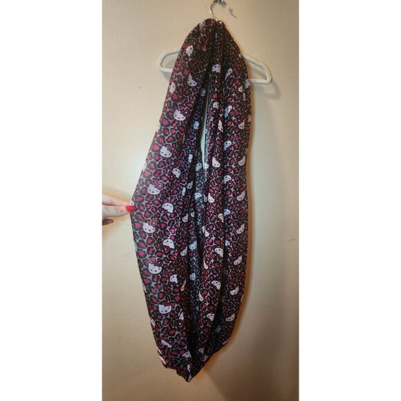 Hello Kitty Pink Leopard Infinity Scarf - Picture 2 of 2